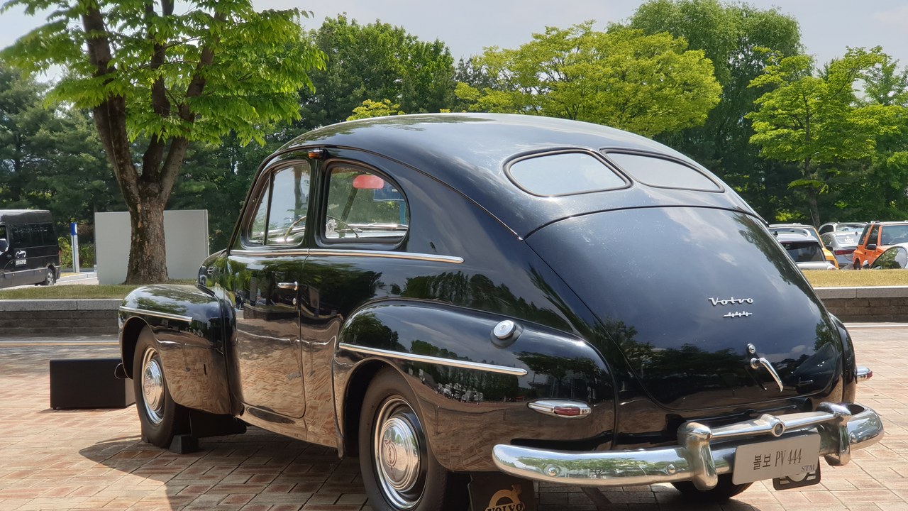 Volvo PV444 — Image Credit: Damian B Oh - CC BY-SA 4.0/Wiki Commons