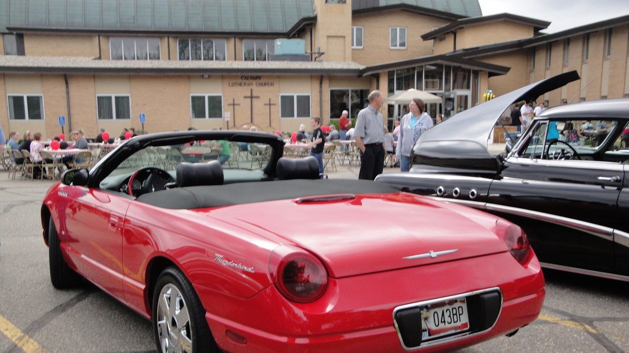 Ford Thunderbird (2002-2005) — Image Credit: Greg Gjerdingen from Willmar, USA - CC BY 2.0/Wiki Commons