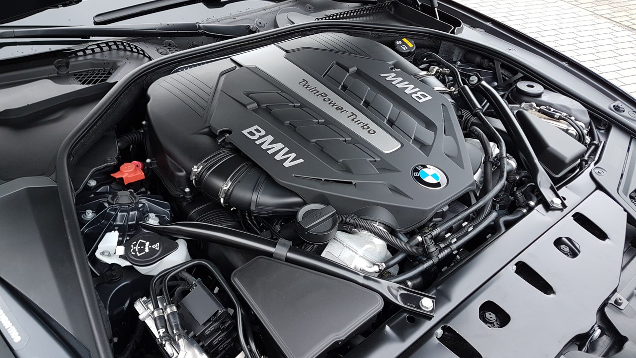 BMW 4.4-liter twin-turbo V8 in the 2012-19 M5 — Image Credit: Dr.DOHC - CC BY-SA 4.0/Wiki Commons