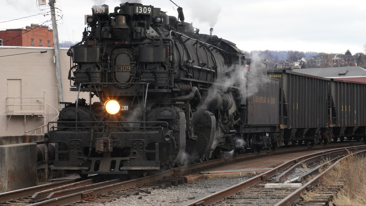Western Maryland Scenic Railroad 1309 — Image Credit: bobrossplush - CC BY 2.0/Wiki Commons