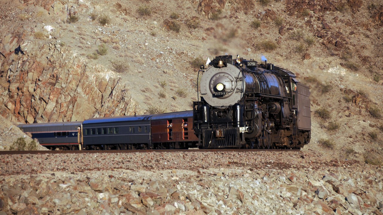 Santa Fe 3751 — Image Credit: Drew Jacksich from San Jose, California Republic - CC BY 2.0/Wiki Commons