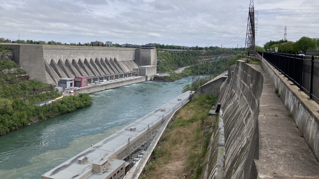 Robert Moses Niagara Power Plant — Image Credit: Gogerr - CC BY-SA 4.0/Wiki Commons