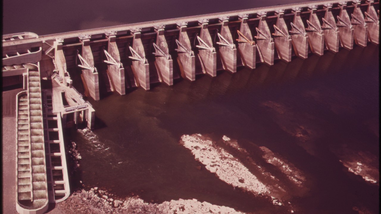 Priest Rapids Dam — Image Credit: David Falconer - Public domain/Wiki Commons