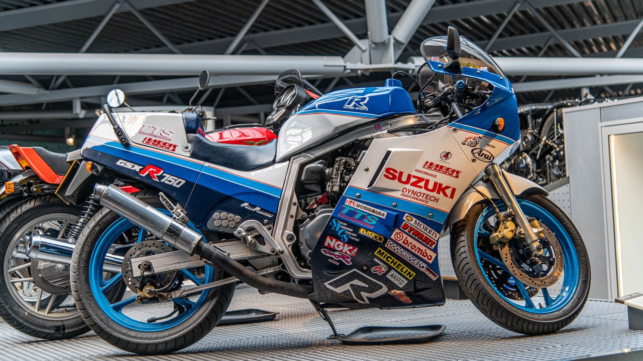 Suzuki GSX-R750 — Image Credit: www.mgaylard.co.uk and thanks for looking - CC BY 2.0/Wiki Commons