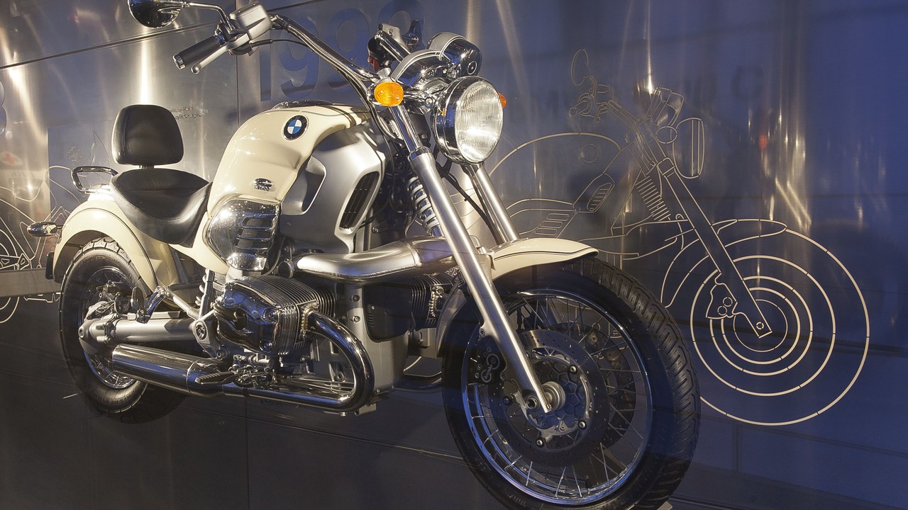 BMW R1200C — Image Credit: Pjt56 - CC BY-SA 4.0/Wiki Commons