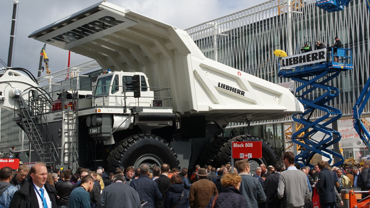 Liebherr T 264 — Image Credit: Mailtosap - CC BY-SA 4.0/Wiki Commons