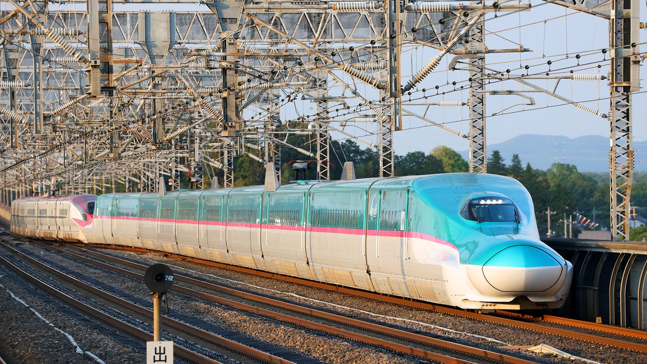 JR East E5 Series Shinkansen — Image Credit: Samson Ng . D201@EAL - CC BY-SA 4.0/Wiki Commons