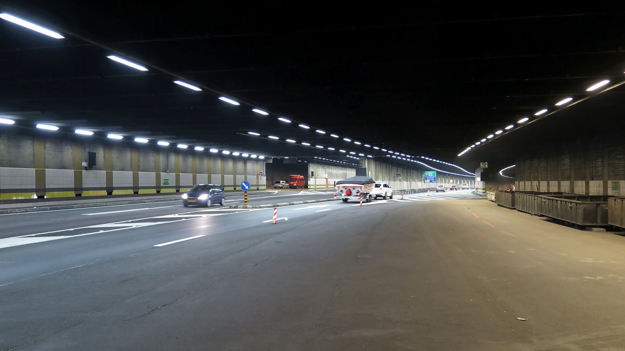 Gotthard Road Tunnel — Image Credit: Kecko - CC BY 2.0/Wiki Commons