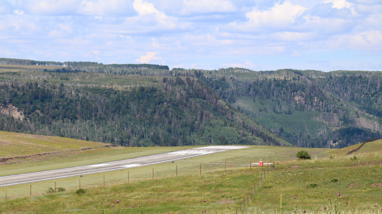 Telluride Regional Airport — Image Credit: Jeffrey Beall - CC BY 4.0/Wiki Commons