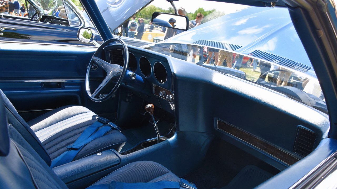 Pontiac Grand Prix — Image Credit: Charles from Port Chester, New York - CC BY 2.0/Wiki Commons
