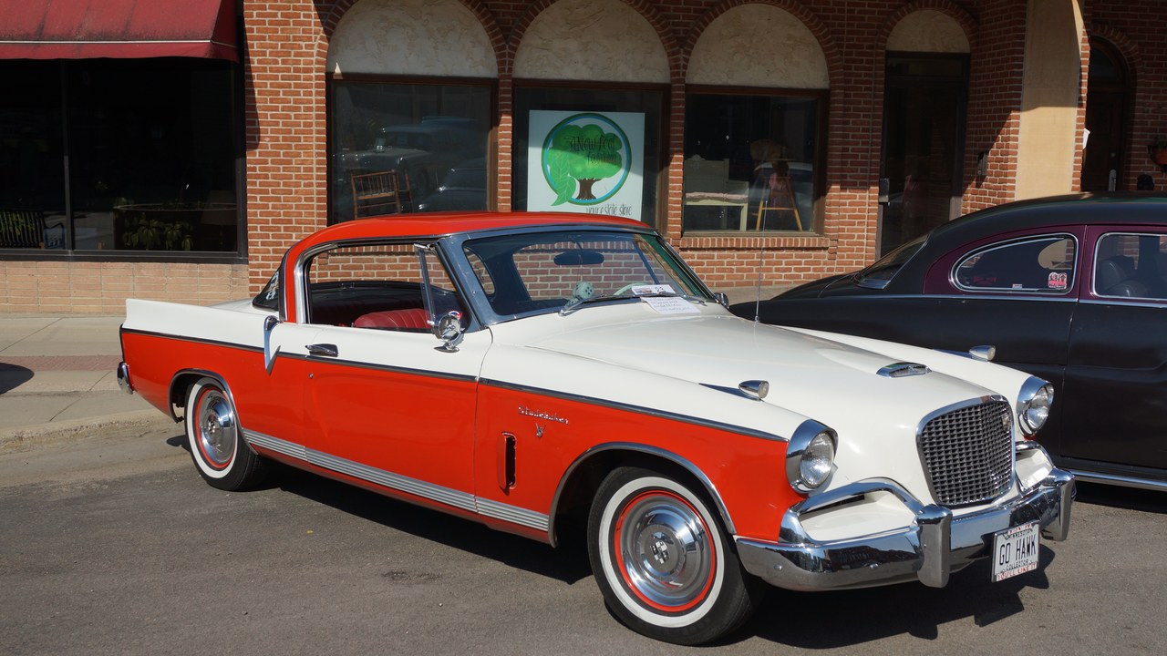 Studebaker Golden Hawk — Image Credit: Greg Gjerdingen from Willmar, USA - CC BY 2.0/Wiki Commons