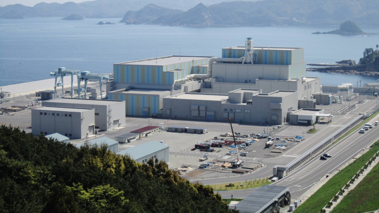 Shimane Nuclear Power Plant Unit 2 — Image Credit: photo: Qurren Taken with Canon IXY 10S (Digital IXUS 210) - CC BY-SA 3.0/Wiki Commons