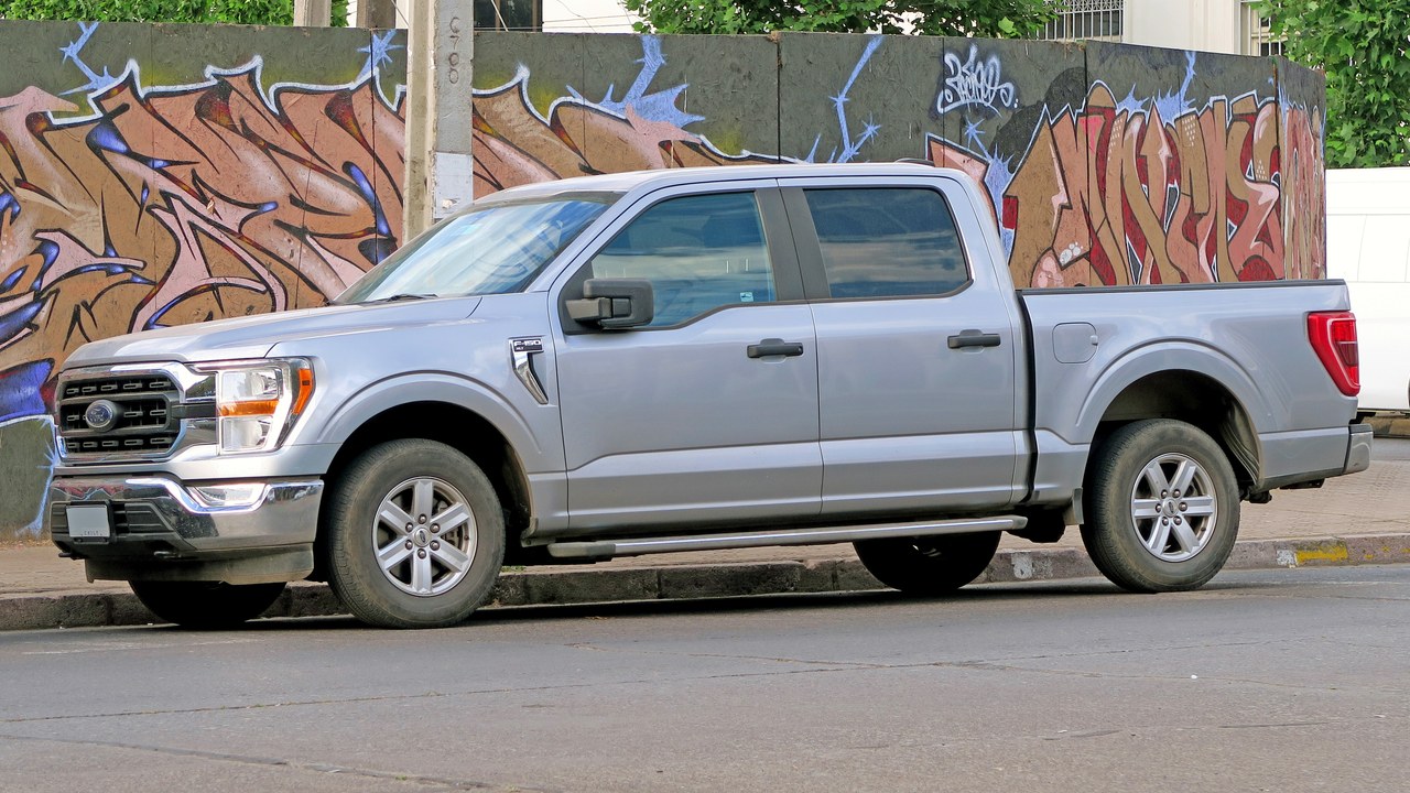 Ford F-150 — Image Credit: RL GNZLZ from Chile - CC BY-SA 2.0/Wiki Commons