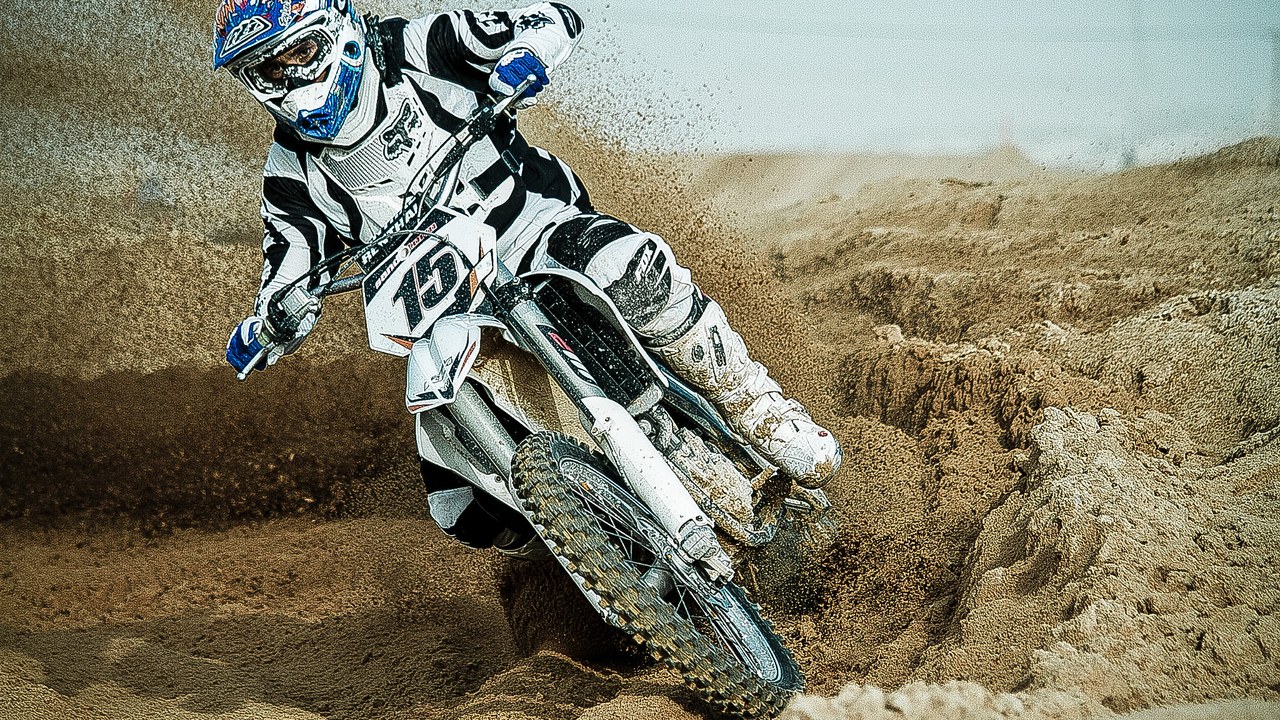 Dirt bike — Image Credit: Sanjay Pradhan - CC BY 3.0/Wiki Commons