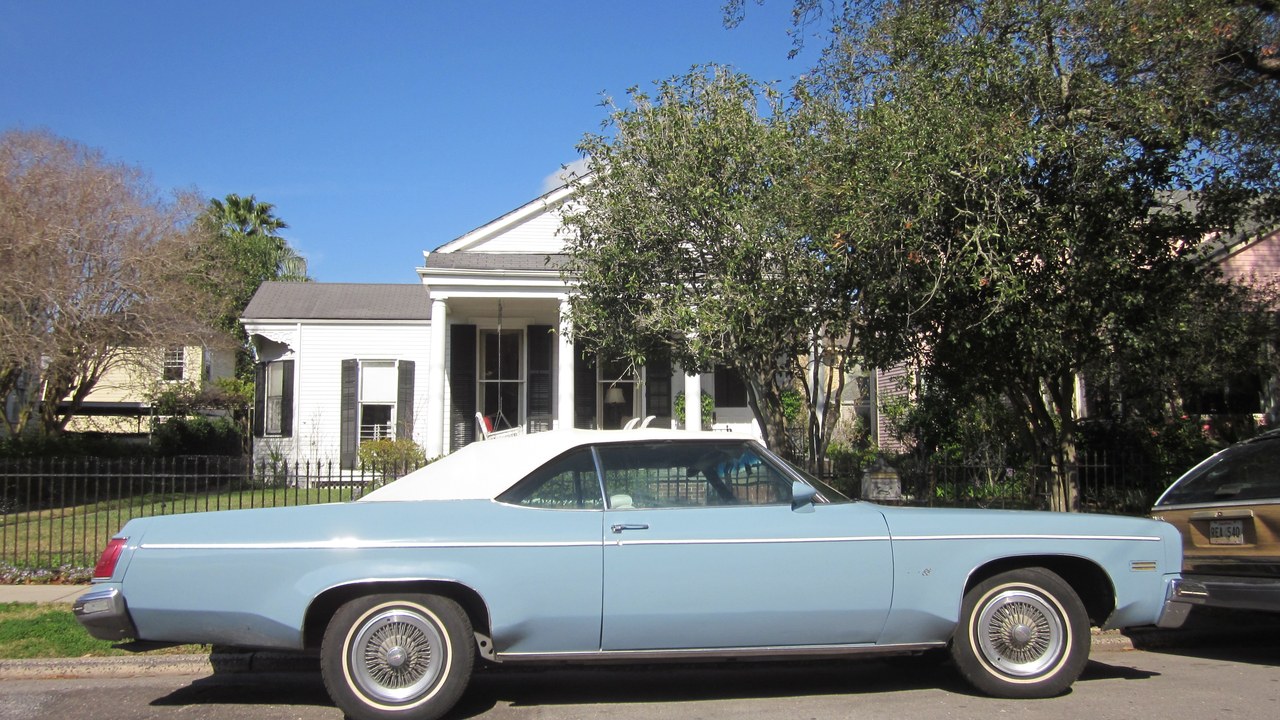 1974 Oldsmobile Delta 88 — Image Credit: Infrogmation of New Orleans - CC BY 2.0/Wiki Commons