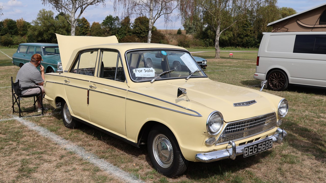 Ford Cortina — Image Credit: hugh llewelyn - CC BY-SA 4.0/Wiki Commons