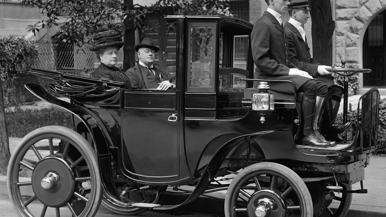 Kriéger Company of Electric Vehicles — Image Credit: Harris & Ewing, Inc. - Public domain/Wiki Commons