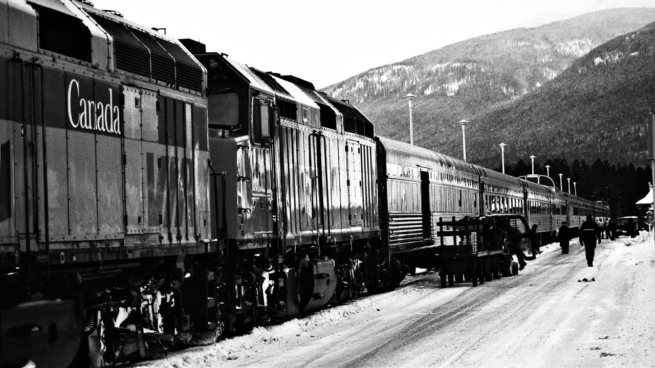 The Canadian (VIA Rail) — Image Credit: Martin Cathrae from Charlottetown, PE, Canada - CC BY-SA 2.0/Wiki Commons