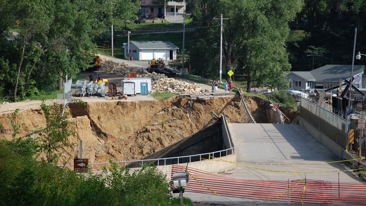 Lake Delhi Dam (Iowa, 2010) — Image Credit: Josh deBerge - Public domain/Wiki Commons