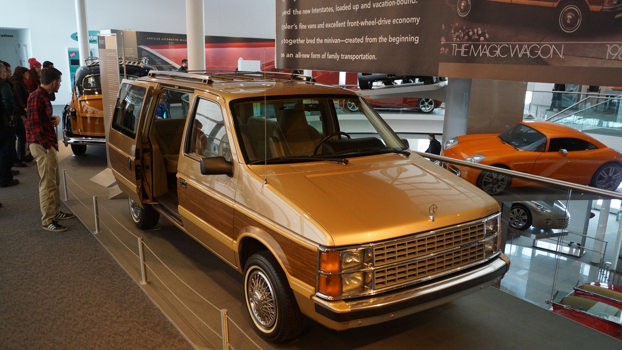 Dodge Caravan — Image Credit: Greg Gjerdingen from Willmar, USA - CC BY 2.0/Wiki Commons