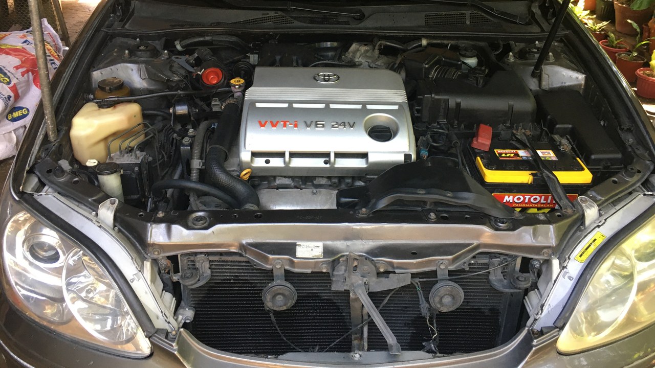 Toyota Camry V6 of the 1MZ era — Image Credit: JakeJasareno - CC BY-SA 4.0/Wiki Commons