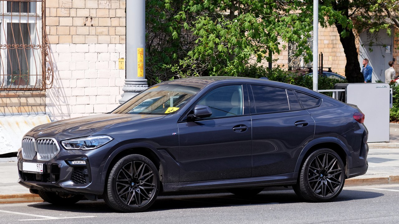 BMW X6 — Image Credit: Retired electrician - CC0/Wiki Commons