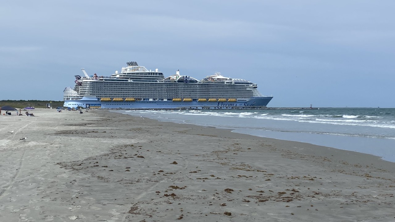 Utopia of the Seas — Image Credit: Jack Adamenko - CC0/Wiki Commons