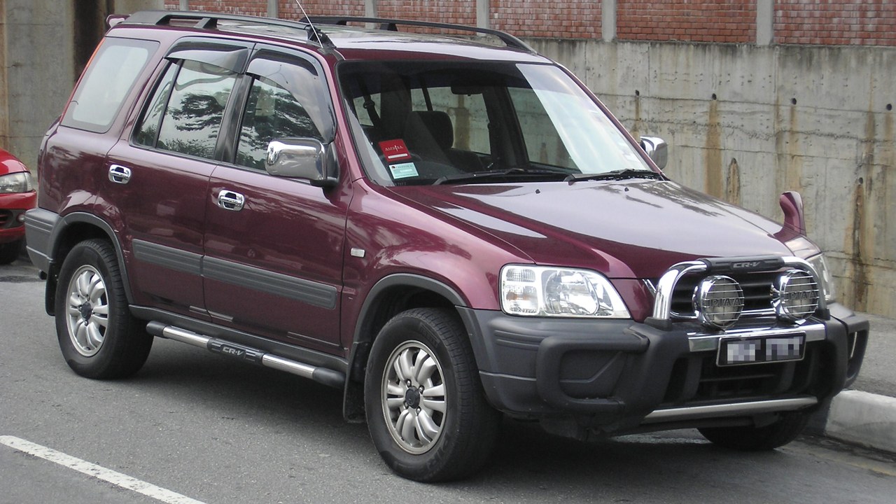 Honda CR-V of the manual era — Image Credit: User:Two hundred percent - CC BY-SA 3.0/Wiki Commons