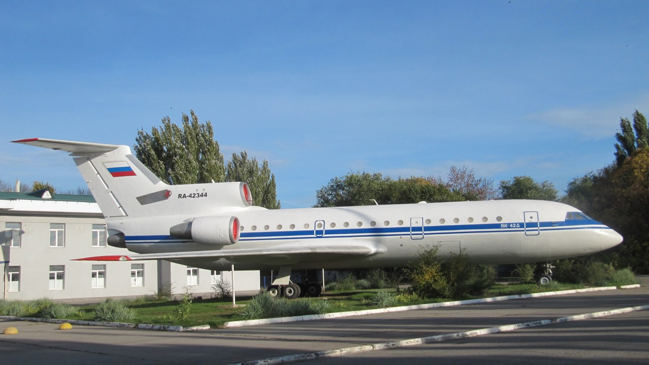 Yakovlev Yak-42 (1982 grounding) — Image Credit: ИринаЯ - CC BY-SA 4.0/Wiki Commons