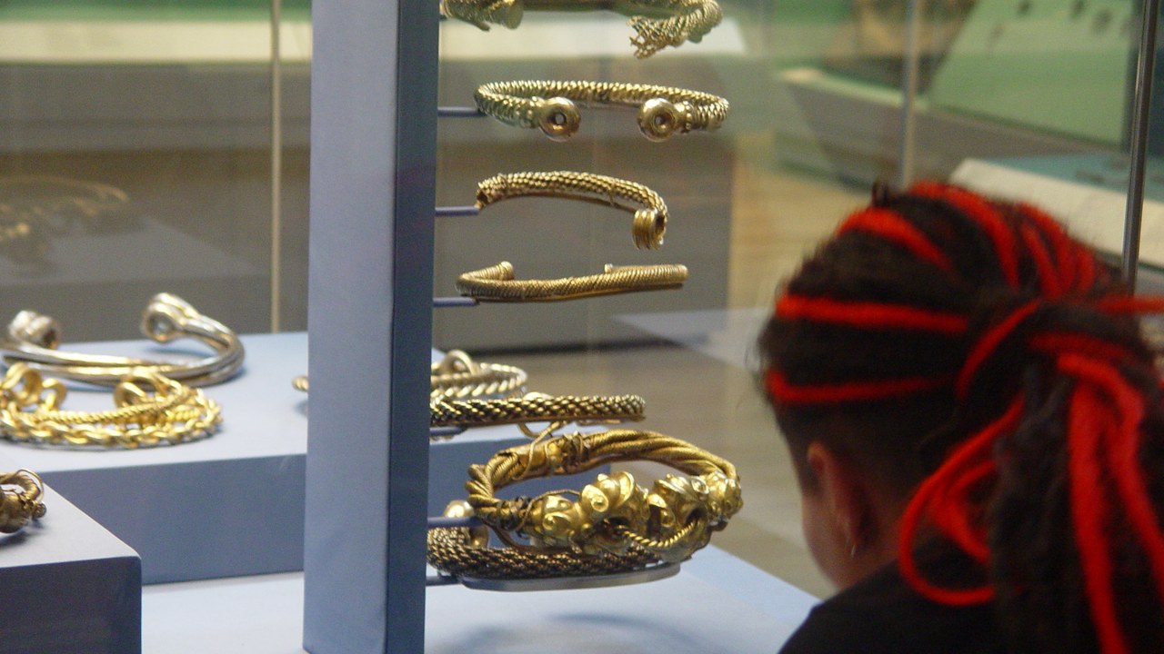 Snettisham Hoard — Image Credit: Portable Antiquities Scheme from London, England - CC BY 2.0/Wiki Commons