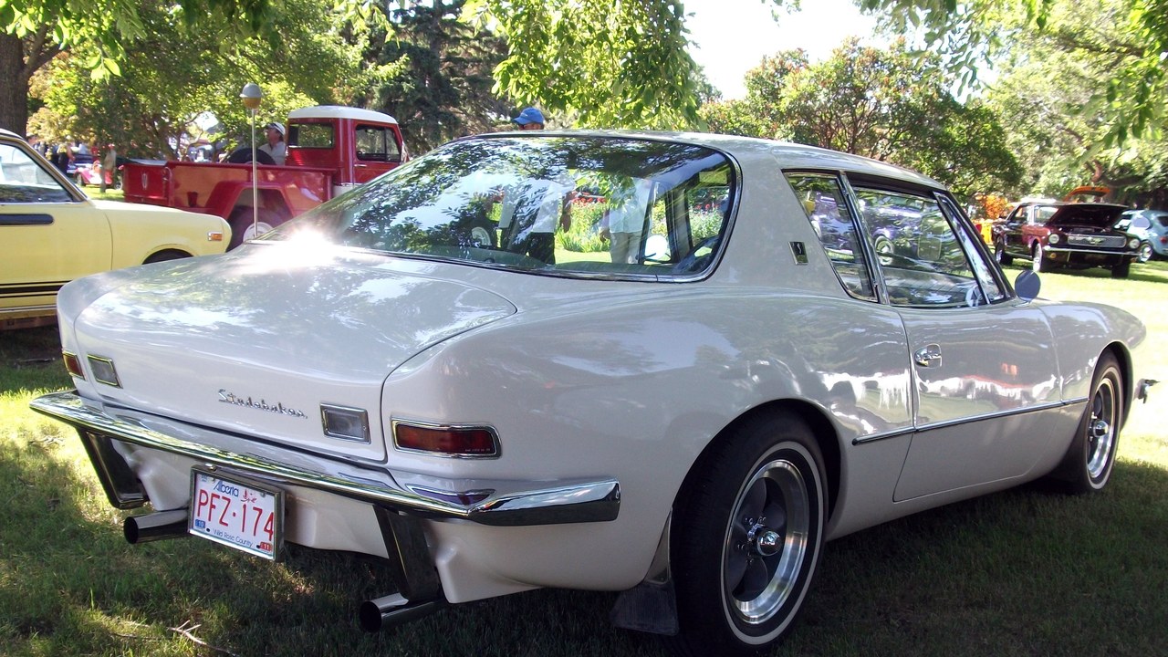 Studebaker Avanti — Image Credit: dave_7 from Lethbridge, Canada - CC BY 2.0/Wiki Commons