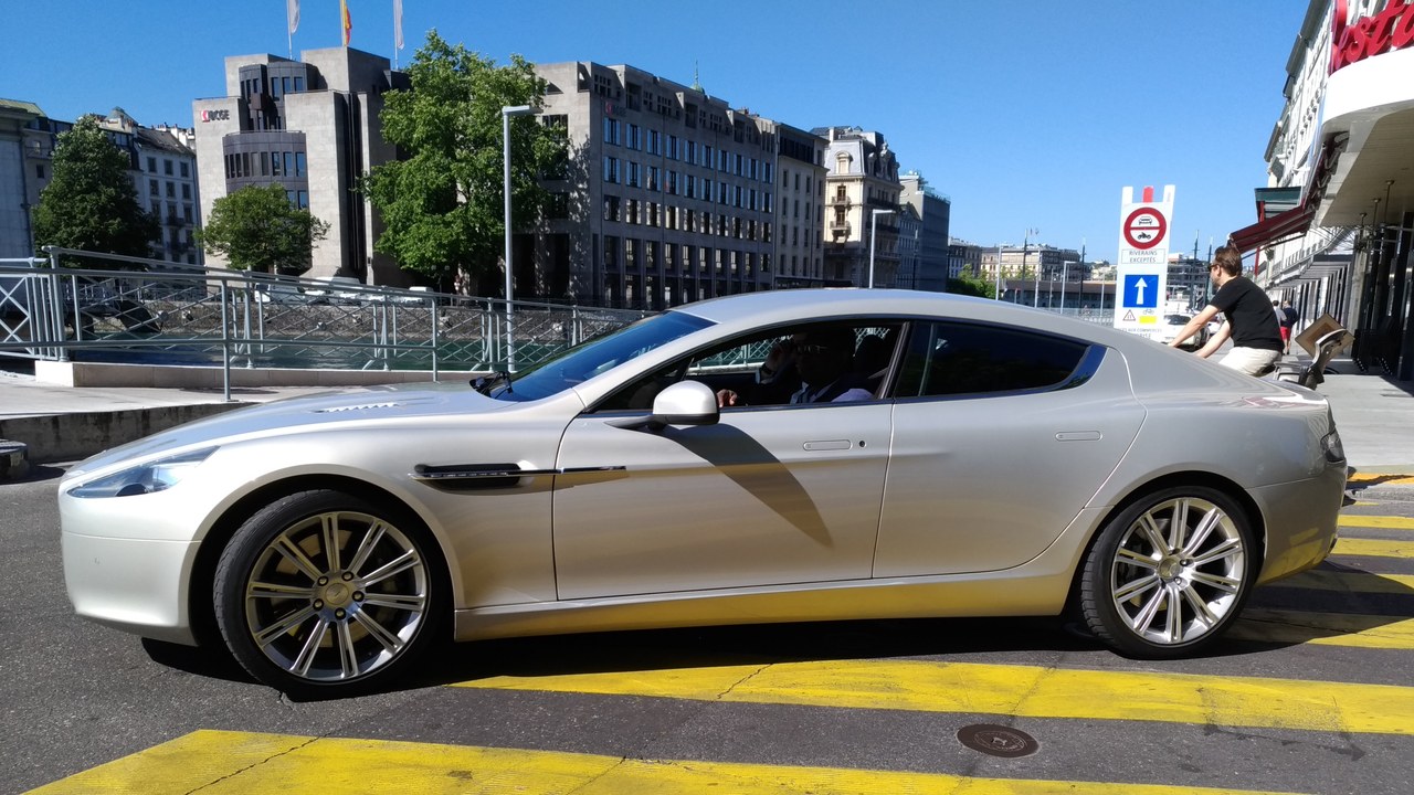 Aston Martin Rapide — Image Credit: Guillaume Vachey from Chalon sur Saone, France - CC0/Wiki Commons
