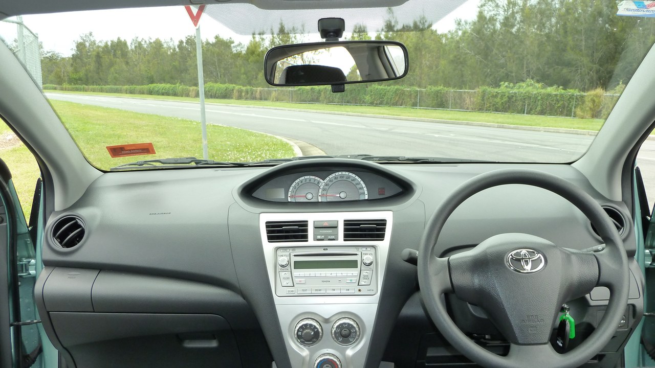 Toyota Echo — Image Credit: Brenden Ashton - CC BY 2.0/Wiki Commons