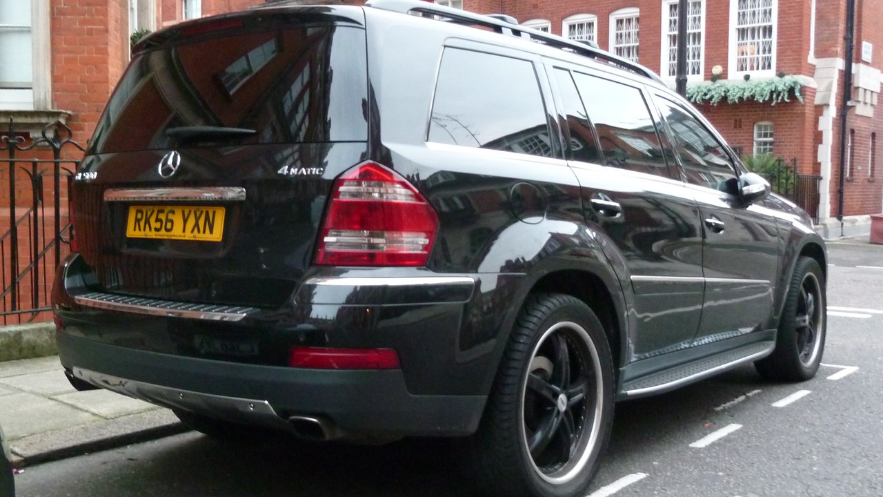 Mercedes-Benz GL450 — Image Credit: Ben from LONDON, United Kingdom - CC BY-SA 2.0/Wiki Commons