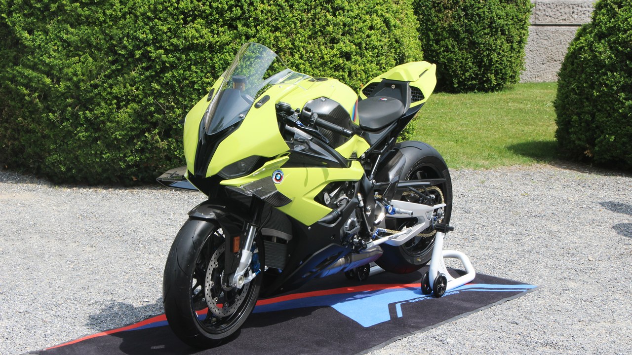 BMW S 1000 RR — Image Credit: Wikisympathisant - CC BY-SA 4.0/Wiki Commons
