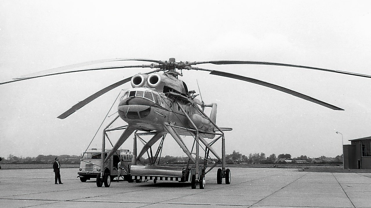 Mil Mi-10 — Image Credit: Groningen Airport-Eelde - GFDL/Wiki Commons