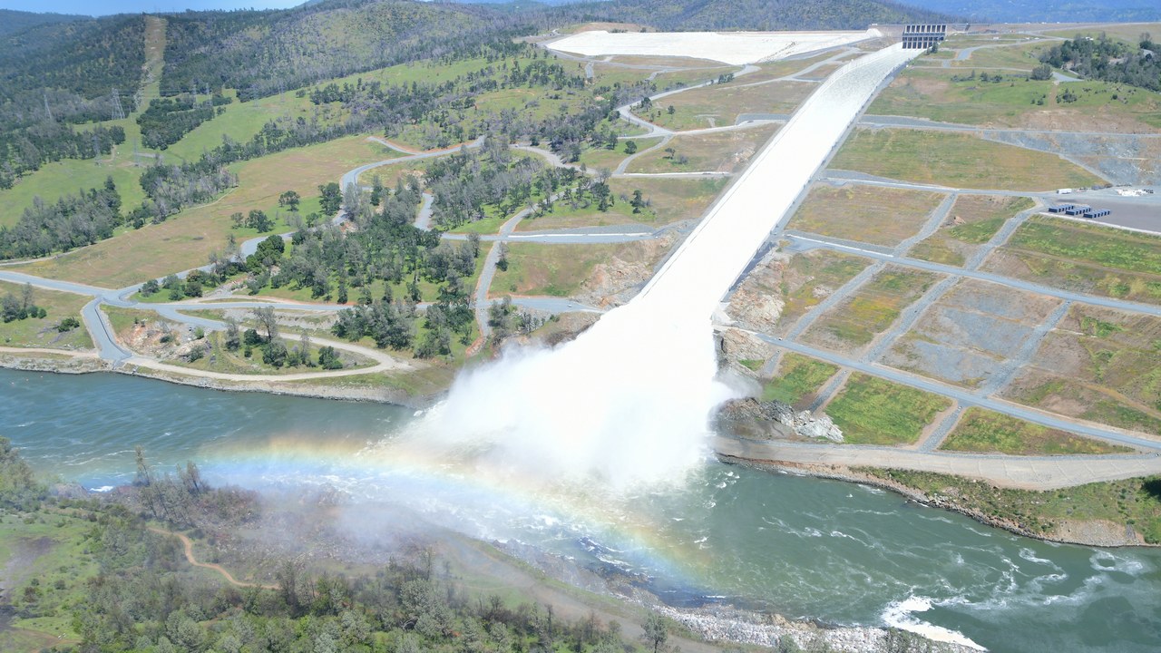 Oroville Dam — Image Credit: Alexis Pentzer - Public domain/Wiki Commons