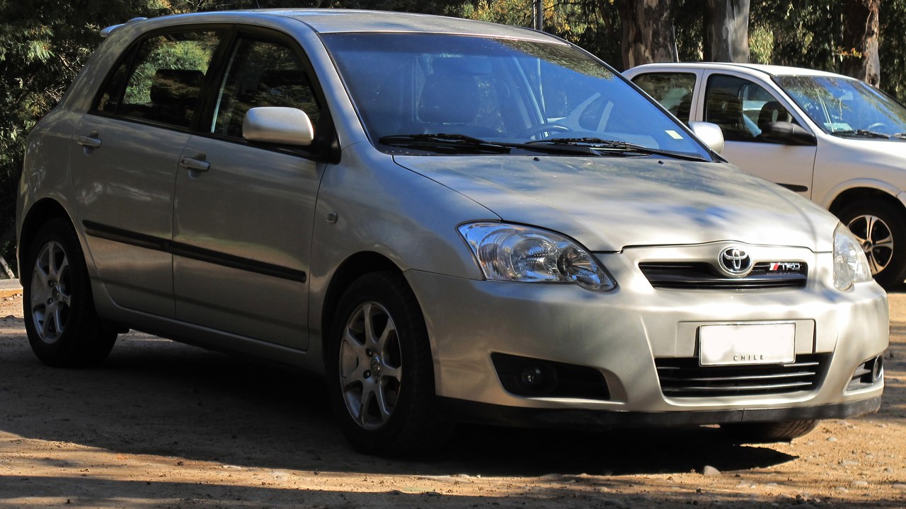 2005 Toyota Corolla — Image Credit: RL GNZLZ from Chile - CC BY-SA 2.0/Wiki Commons