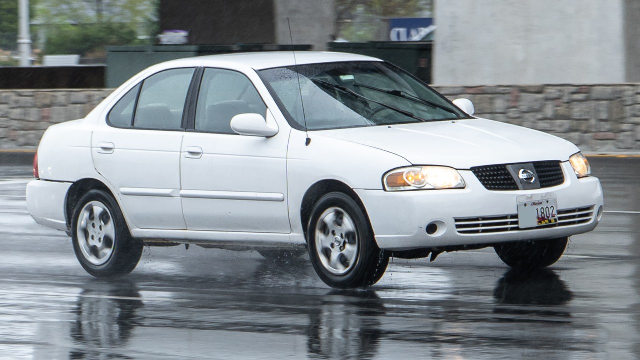2004 Nissan Sentra — Image Credit: OWS Photography - CC BY 4.0/Wiki Commons