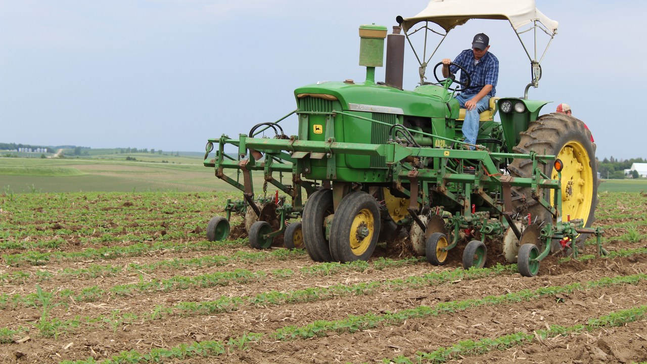 John Deere 4020 — Image Credit: The Iowan Unicorn - CC BY-SA 4.0/Wiki Commons