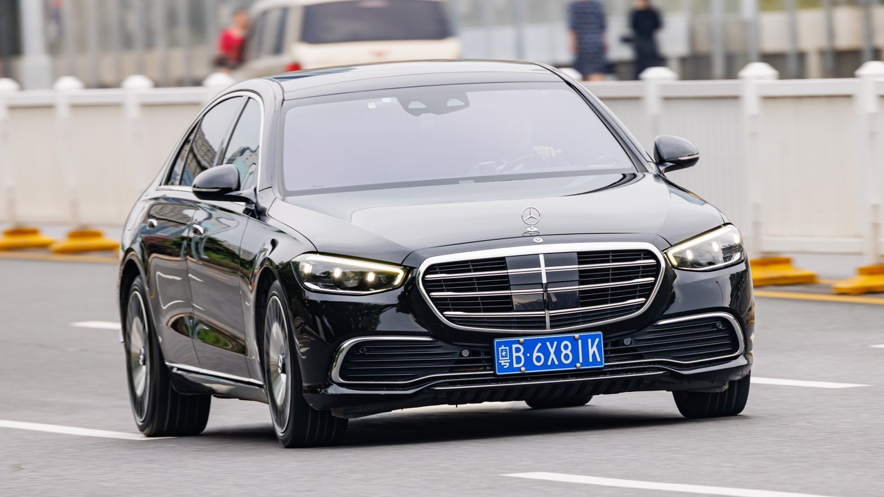 Mercedes-Benz S-Class — Image Credit: Dinkun Chen - CC BY-SA 4.0/Wiki Commons