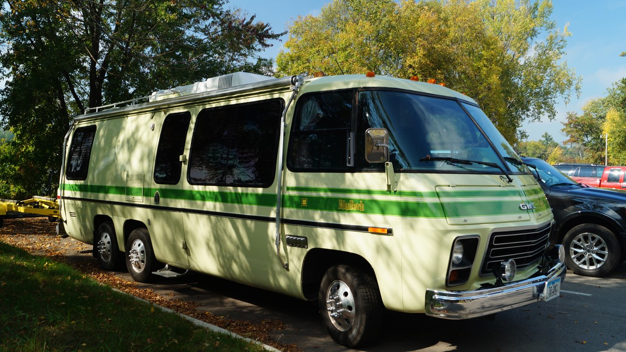 GMC Motorhome (1973) — Image Credit: Greg Gjerdingen from Willmar, USA - CC BY 2.0/Wiki Commons