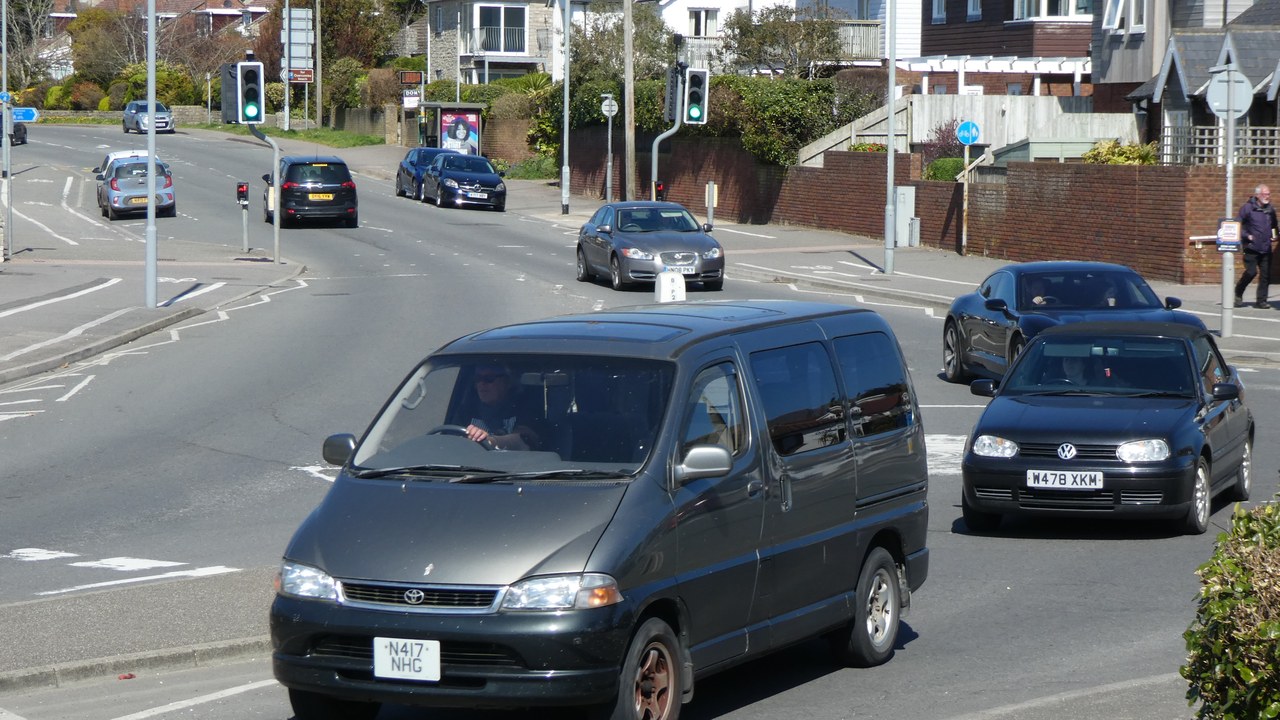 Toyota Granvia — Image Credit: Andrew Bone from Weymouth, England - CC BY 2.0/Wiki Commons