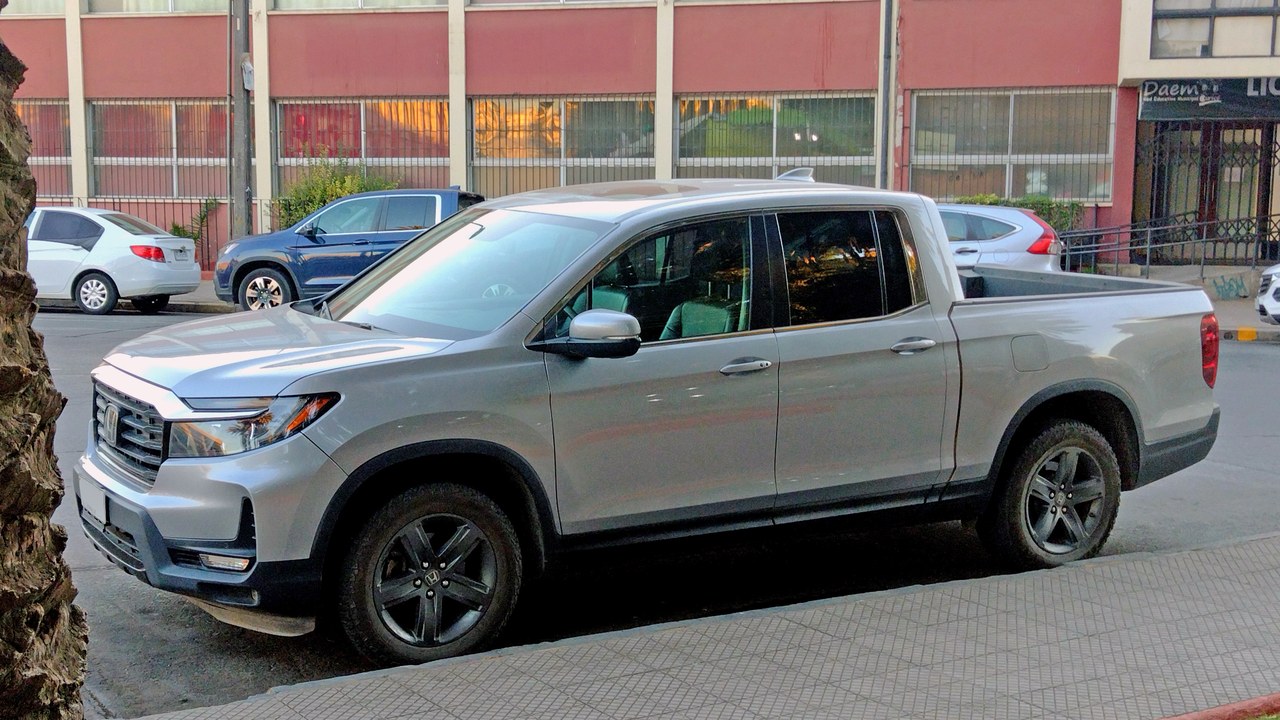 Honda Ridgeline — Image Credit: RL GNZLZ from Chile - CC BY-SA 2.0/Wiki Commons