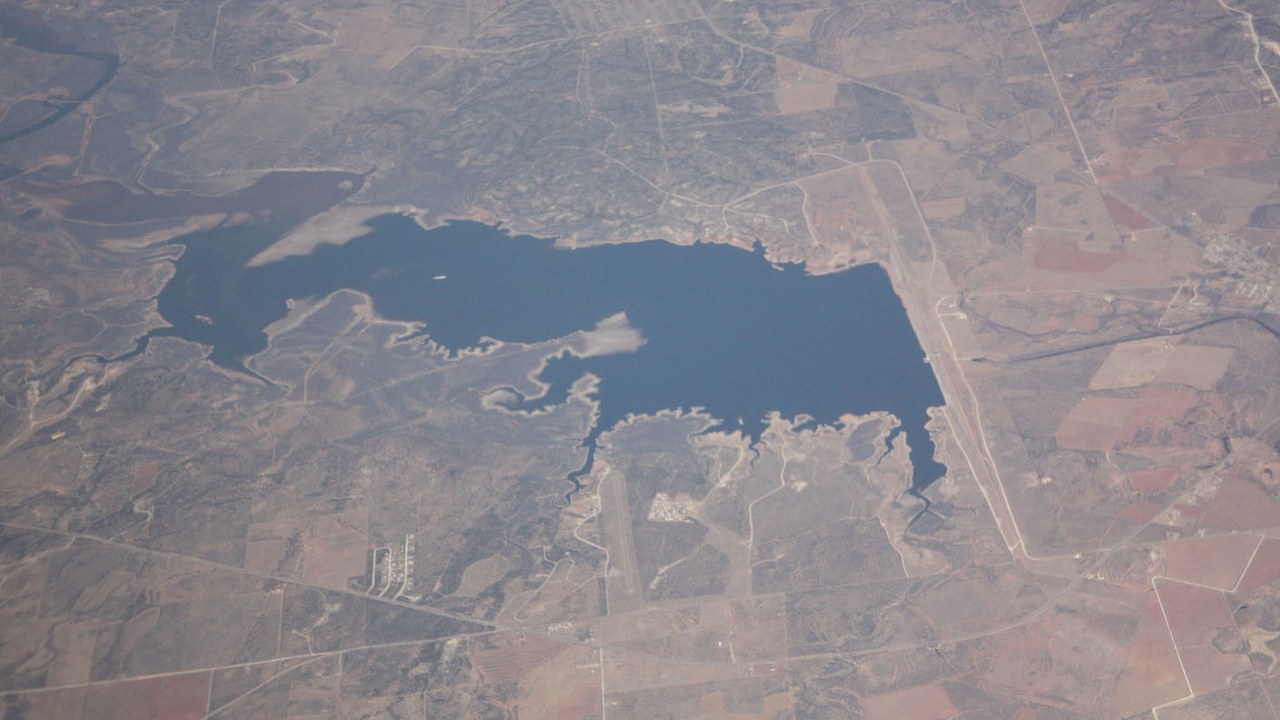 E. V. Spence Reservoir — Image Credit: Jstuby at en.wikipedia - Public domain/Wiki Commons