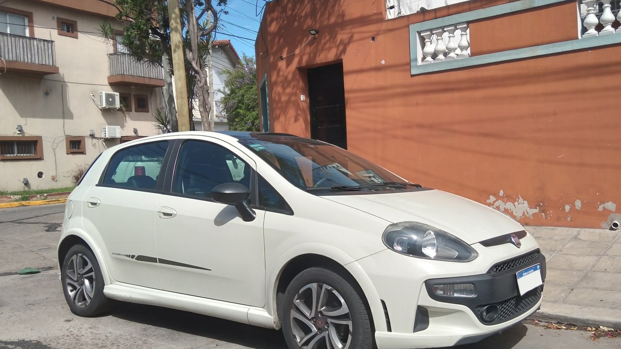 Fiat Punto (2017) — Image Credit: Just a Man - CC BY 4.0/Wiki Commons