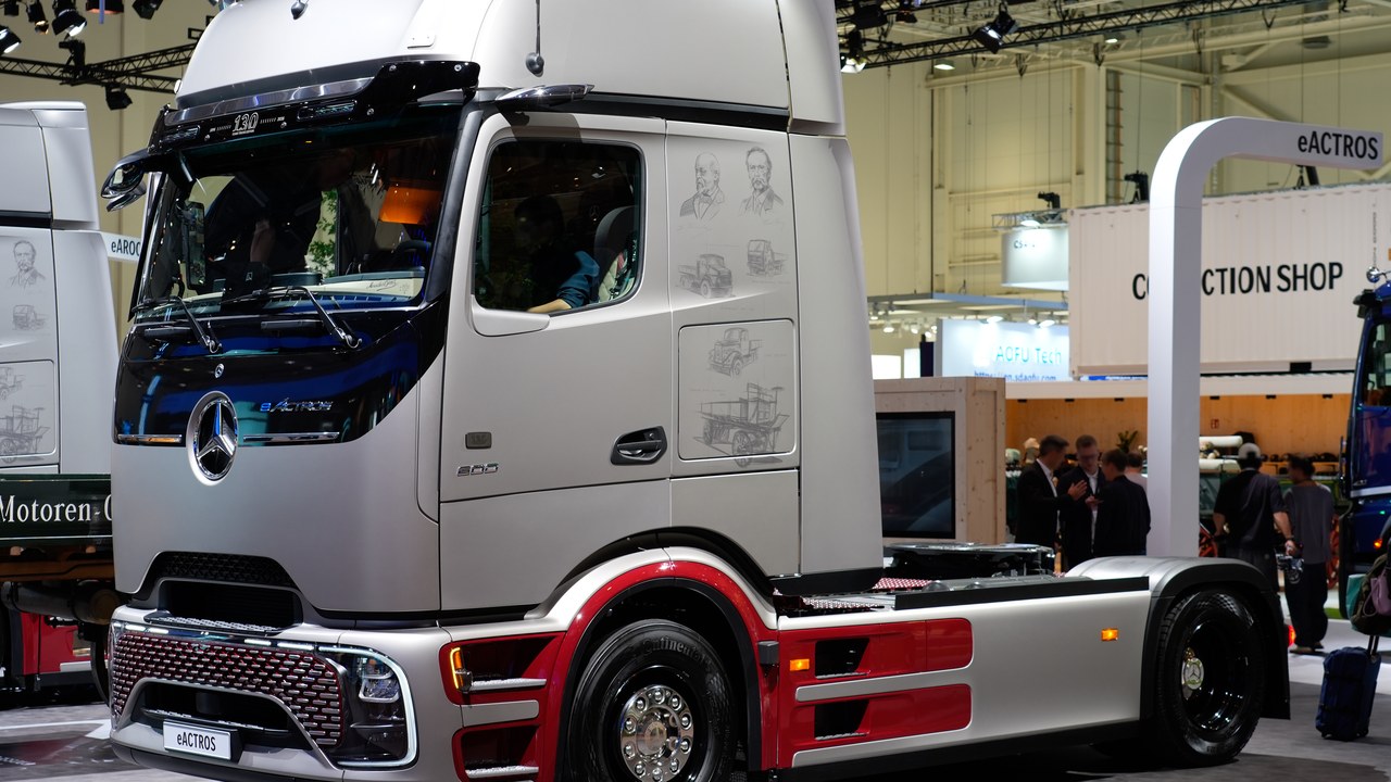 Mercedes-Benz eActros 600 — Image Credit: MarcelX42 - CC BY-SA 4.0/Wiki Commons