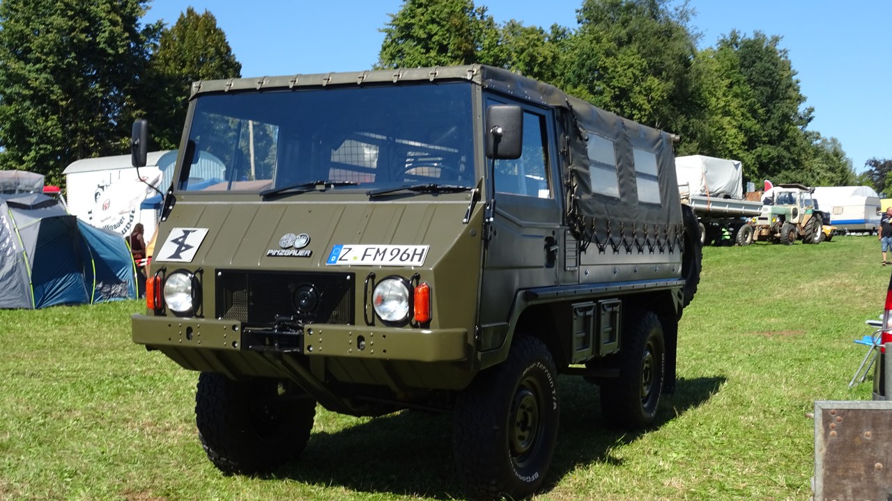 Steyr-Puch Pinzgauer 710M — Image Credit: Manataworfl - CC BY-SA 4.0/Wiki Commons
