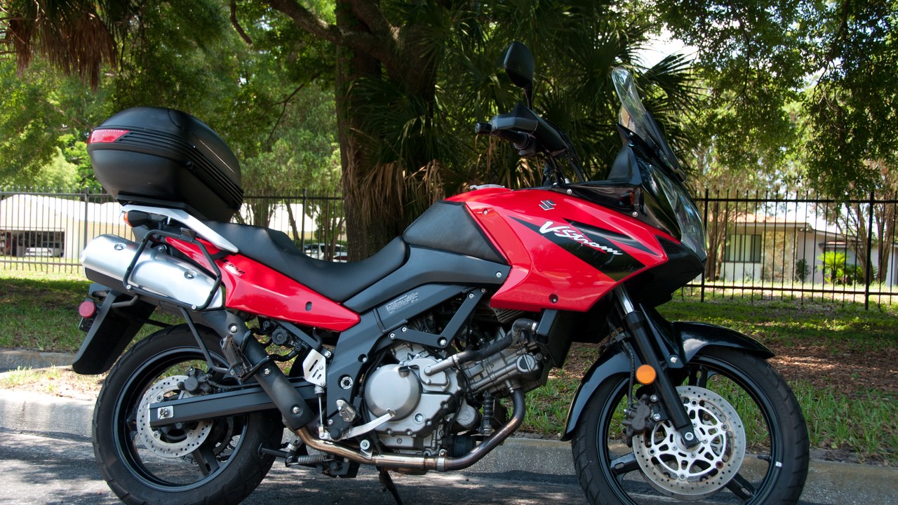 Suzuki V-Strom 650 — Image Credit: Alex McClung from Orlando, FL, USA - CC BY 2.0/Wiki Commons
