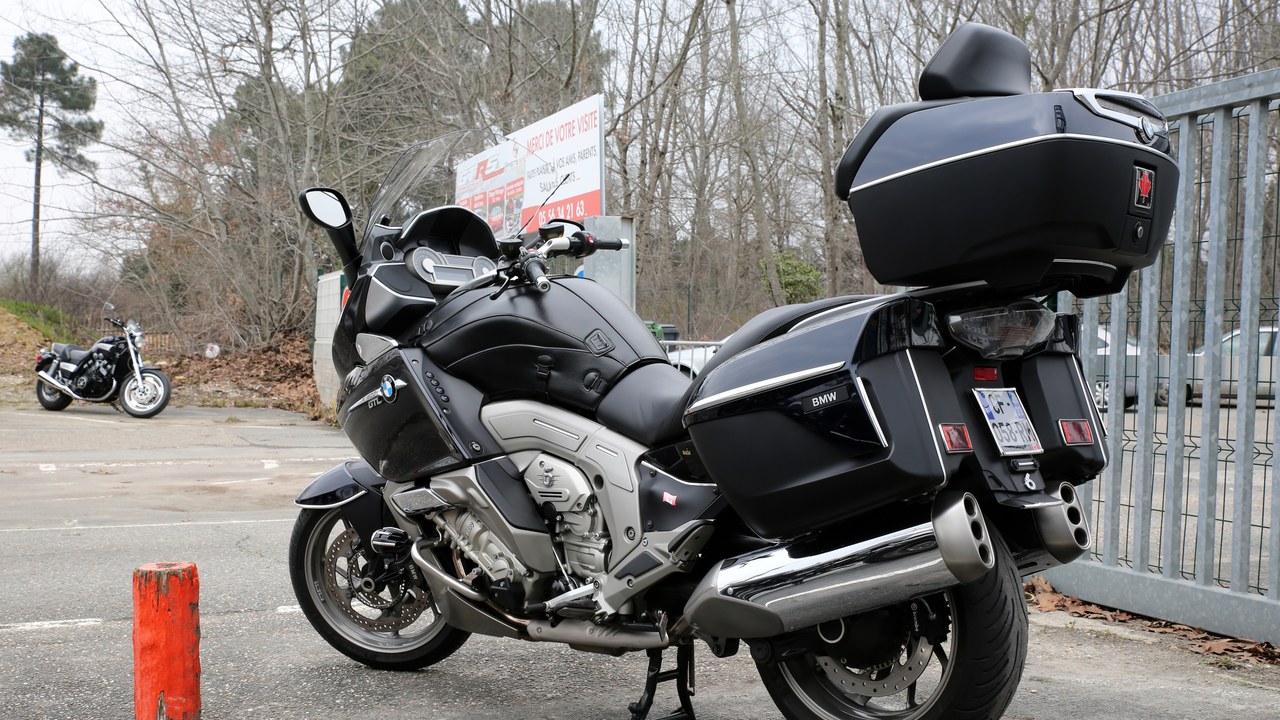 BMW K1600 — Image Credit: A1AA1A - CC BY-SA 4.0/Wiki Commons